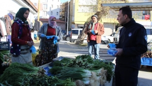  Söke Belediyesi'nden pazar esnafına eldiven