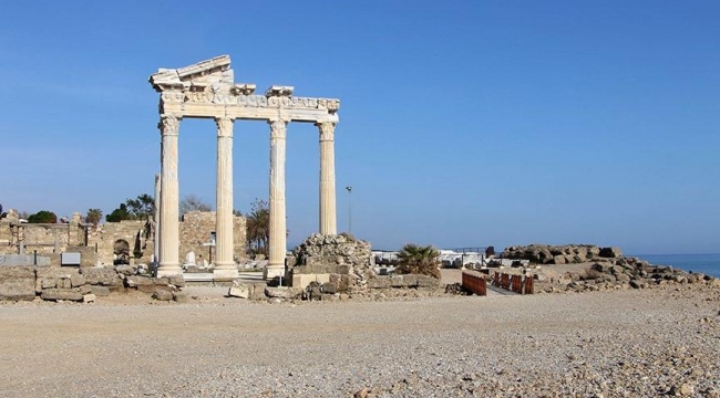 Tarihi Apollon tapınağı sessizliğe büründü