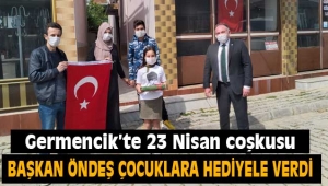 Germencik Belediye Başkanı Fuat Öndeş, çocuklara hediye takdim etti