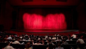 Bakan Yardımcısı'ndan flaş tiyatro açıklaması