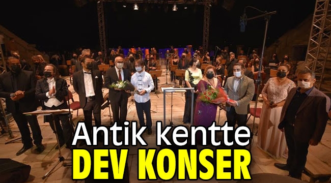 Antik kentte dev konser