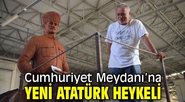 Bornova'nın Cumhuriyet Meydanı'na yeni Atatürk heykeli 