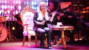 Hande Dönmez'den 6 saatlik konser