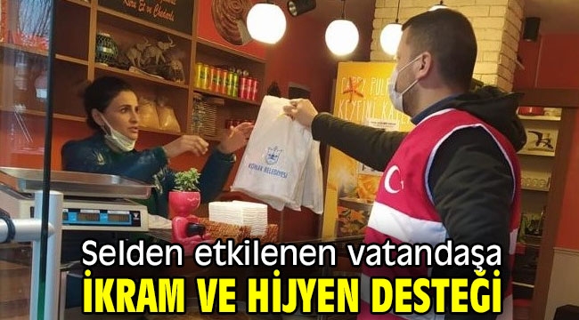 Konak'ta selden etkilenen vatandaşa ikram ve hijyen desteği