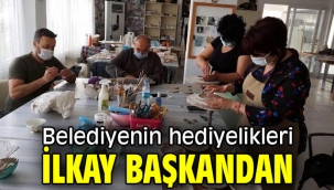 Belediyenin hediyelikleri İlkay Başkandan 
