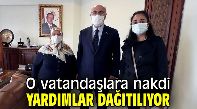 O vatandaşlara nakdi yardımlar dağıtılıyor 