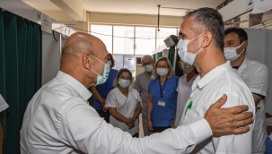 Başkan Soyer, üçüncü doz aşısını oldu