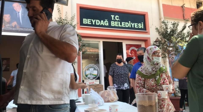 Beydağ Belediyesi aşure ikramında bulundu