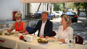 Bornovalı kadınlardan aşure buluşması