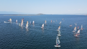 Galatasaray'ın sörfçü gençleri Cunda'da buluştu