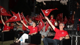 Gaziemir'de 99. gurur yılına yakışır kutlama