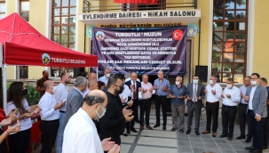 Turgutlu Belediyesi kurtuluşuna özel lokma dağıttı