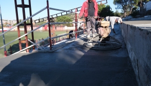 Ayvalık Hüsnü Uğural Stadı bayrama hazır