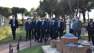 Bakan Çavuşoğlu, Şehzadeler Parkı'nı çok beğendi