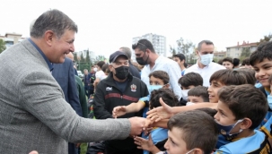 Karşıyaka Belediyesi'nden amatör spor kulüplerine destek