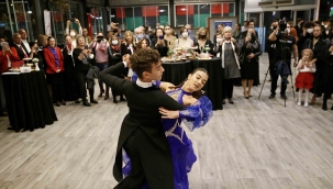 Karşıyaka'da coşku dolu Cumhuriyet kutlaması