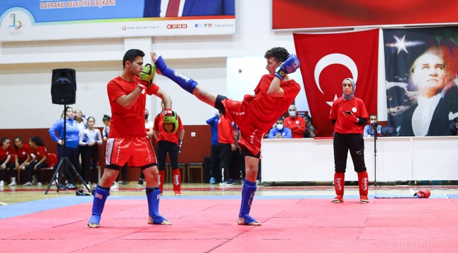 Kış spor okulları Bayraklı'da coşkuyla açıldı