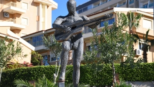 Ada'da 'Müzisyen' parkının yapımını tamamladı