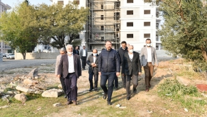 Başkan Gümrükçü sahada