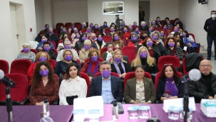 Bayraklı'da "Kadın Dayanışması Yaşatır" paneli düzenlendi