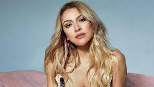 Hadise'den derin yırtmaçlı dans! 