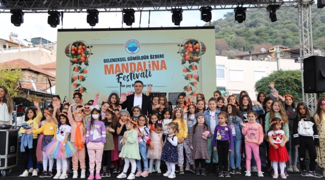 Menderes'te Mandalina Festivali'ne büyük ilgi