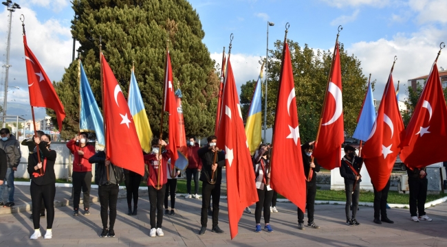 Ulu Önder Atatürk Edremit'te anıldı