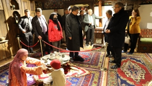 Yazar İnanç, Yunus Emre Kültür Parkı ve Osmanlı Müzesi'ni gezdi