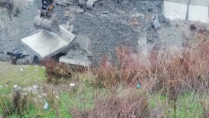 Ayvalık'ta atık döküm sahası çöktü