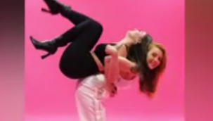 Burcu Özberk'ten nefes kesen dans 