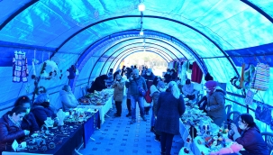 Çiğli'de kadın üretici pazarı açıldı