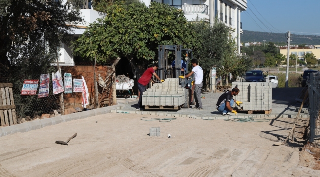 Menderes'te yenilenmeyen yol kalmayacak