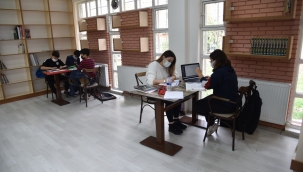 Yunusemre Millet Kıraathanesi kitapseveri konuk ediyor
