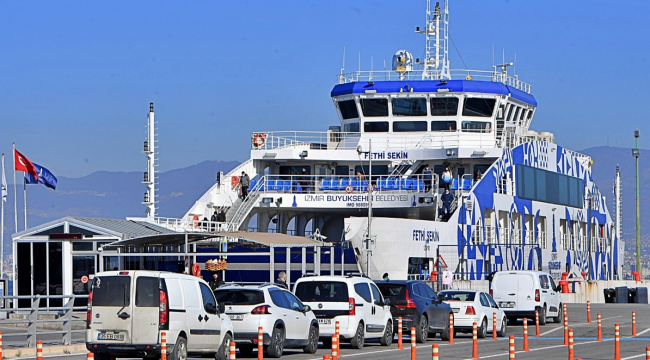 İzmir'in yeni feribotu Mavi Körfez sefere başladı