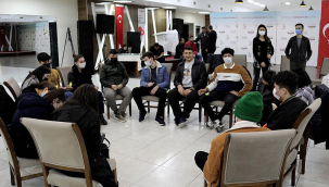 Bayraklı gençlere emanet!