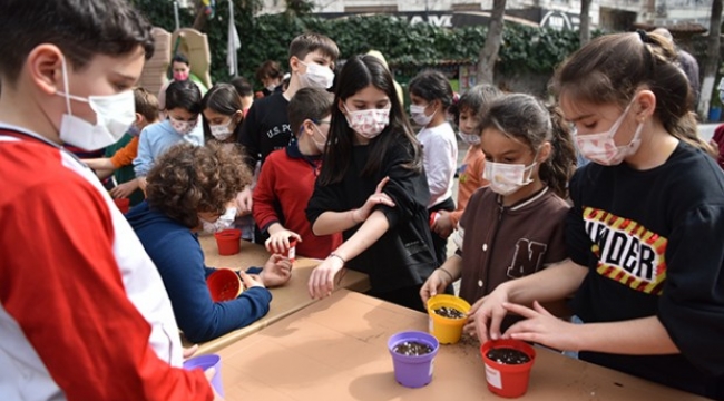 Bornova'da atalık tohumlar çocuklarla geleceğe taşınacak