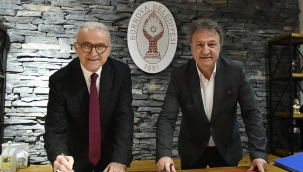 Bornova'da STK işbirliğiyle kodlama eğitimi