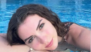 Burcu Özberk havuz pozunu paylaştı