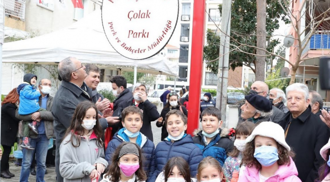 Karşıyaka'nın iki önemli edebiyat insanına iki park