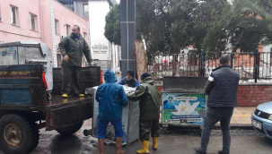 Turgutlu Belediyesi çöp konteynerlerini yeniliyor