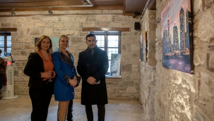 Ada'da 'Astral Seyahat' isimli resim sergisi