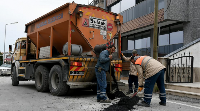 Ada'da yol yapım çalışmaları devam ediyor