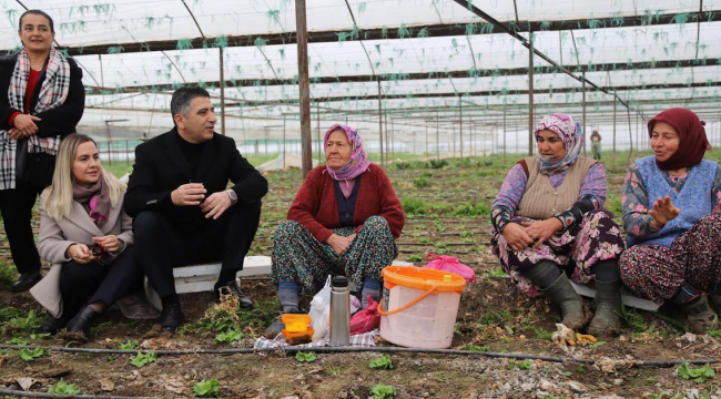 Başkan Kayalar'dan ekmeğini topraktan çıkartan kadınlara ziyaret