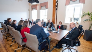 Başkan Soyer şehit yakınları ve gazi derneklerinin temsilcilerini ağırladı