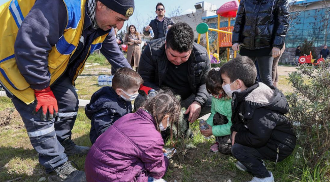 Bucalı minikler Başkan Kılıç ile fidan dikti