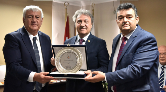 Dökümcü esnafından Başkan İduğ'a plaketli teşekkür