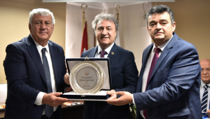 Dökümcü esnafından Başkan İduğ'a plaketli teşekkür