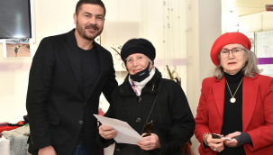 Foça'da şapka ve şal sergisi