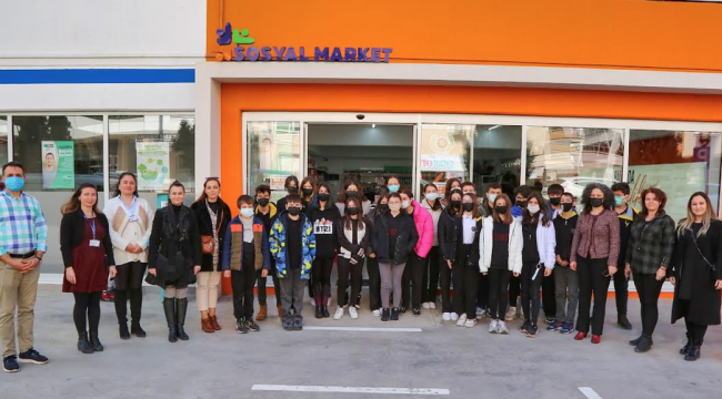 Sosyal Market'e öğrenci desteği