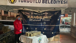Turgutlu Belediyesinden Berat Kandili'nde helva ikramı 